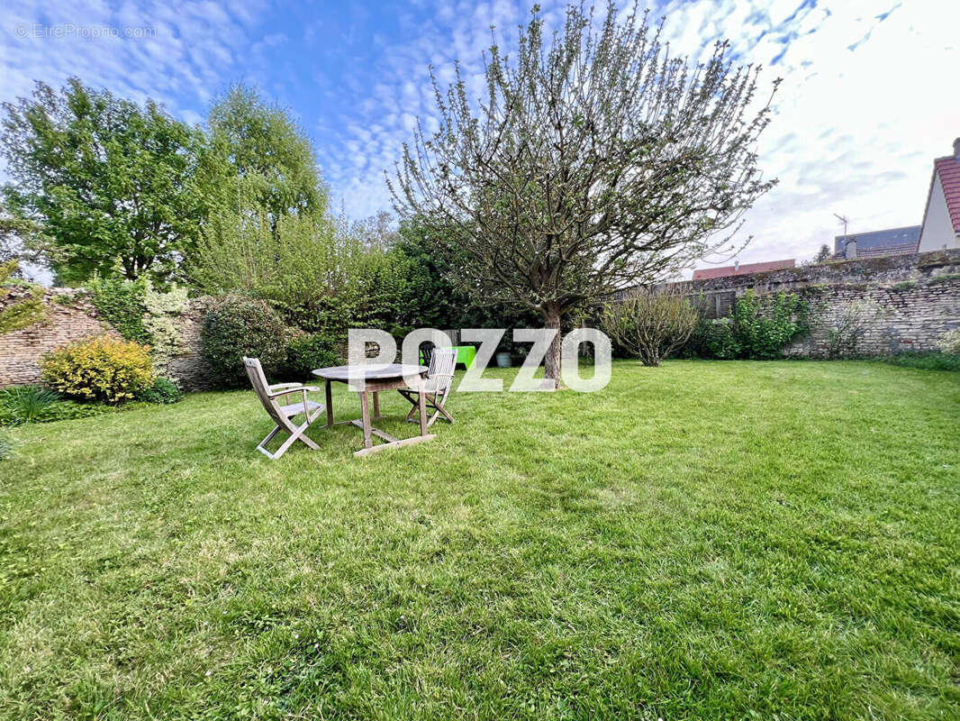 Maison à COLLEVILLE-MONTGOMERY