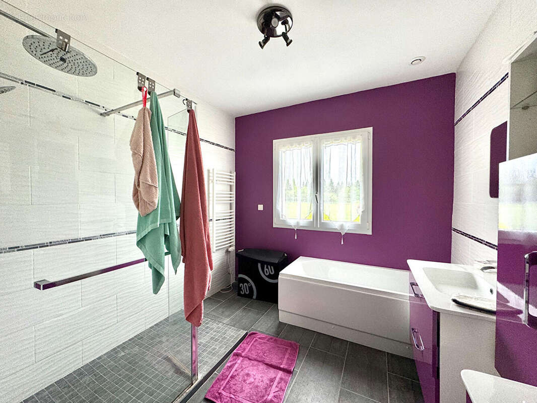 Maison à COURTEILLES