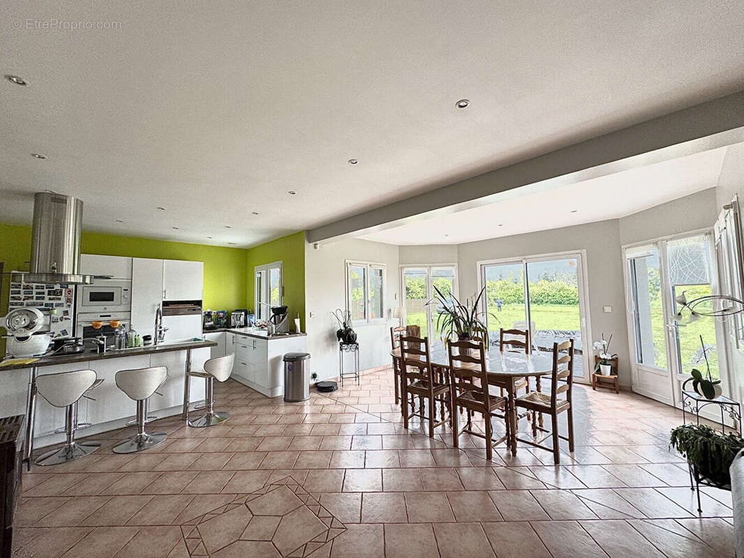 Maison à COURTEILLES