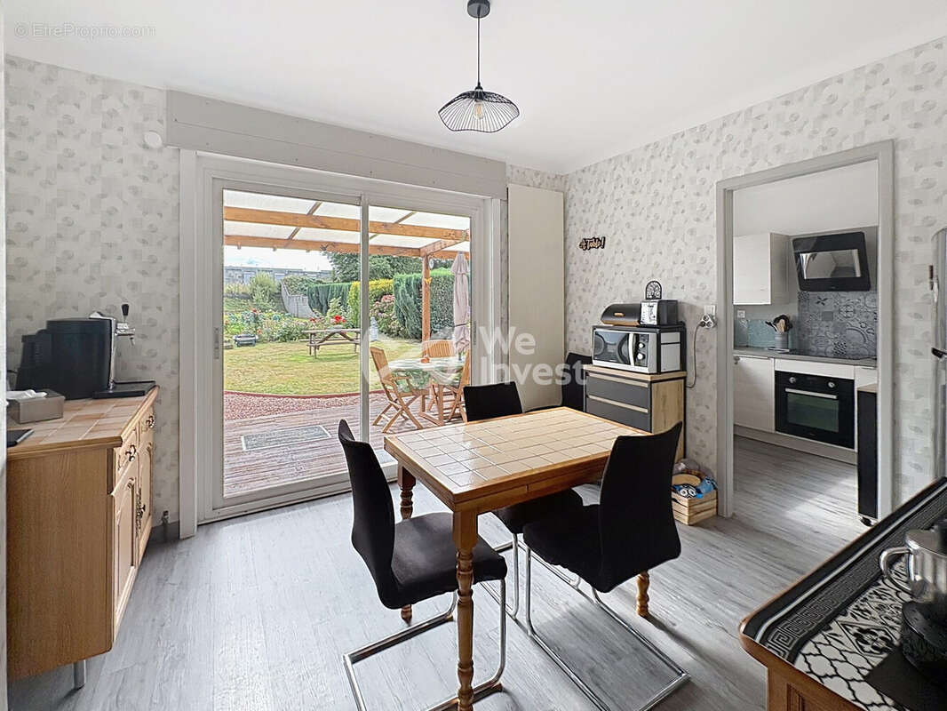 Maison à AULNOYE-AYMERIES