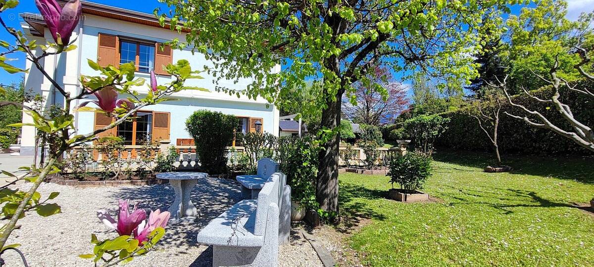 Maison à SAINT-JULIEN-EN-GENEVOIS