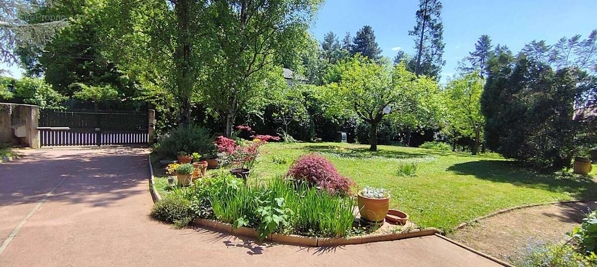 Maison à SAINTE-FOY-LES-LYON