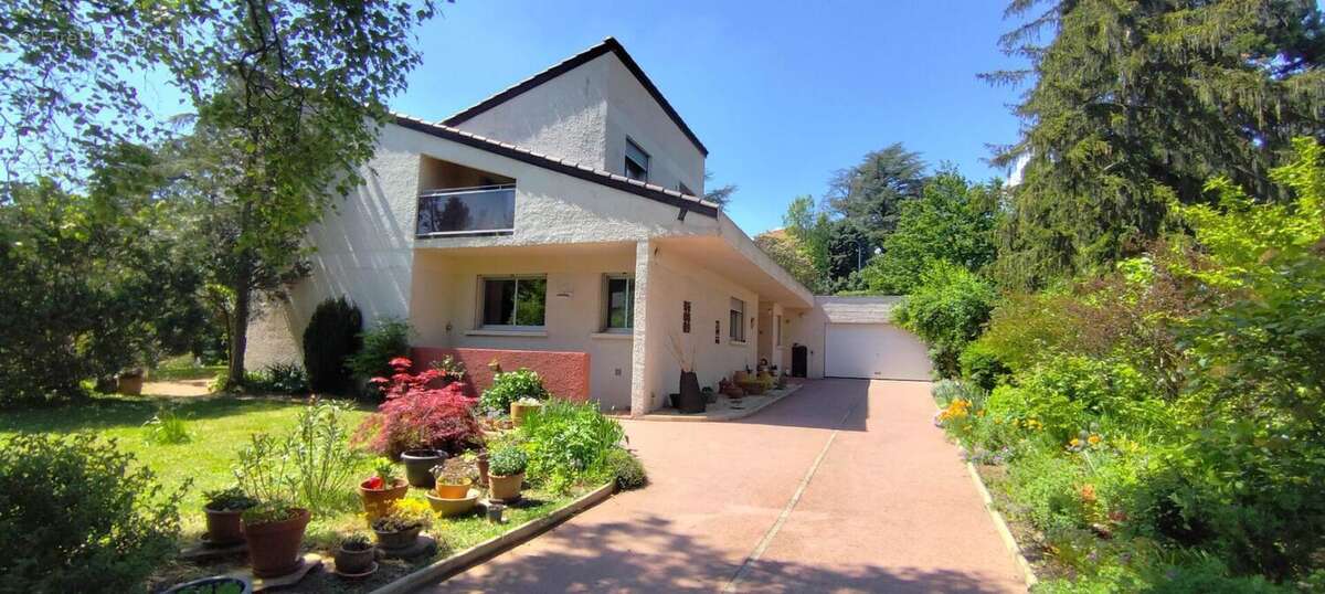 Maison à SAINTE-FOY-LES-LYON