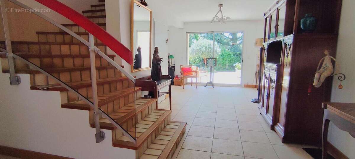 Maison à SAINTE-FOY-LES-LYON