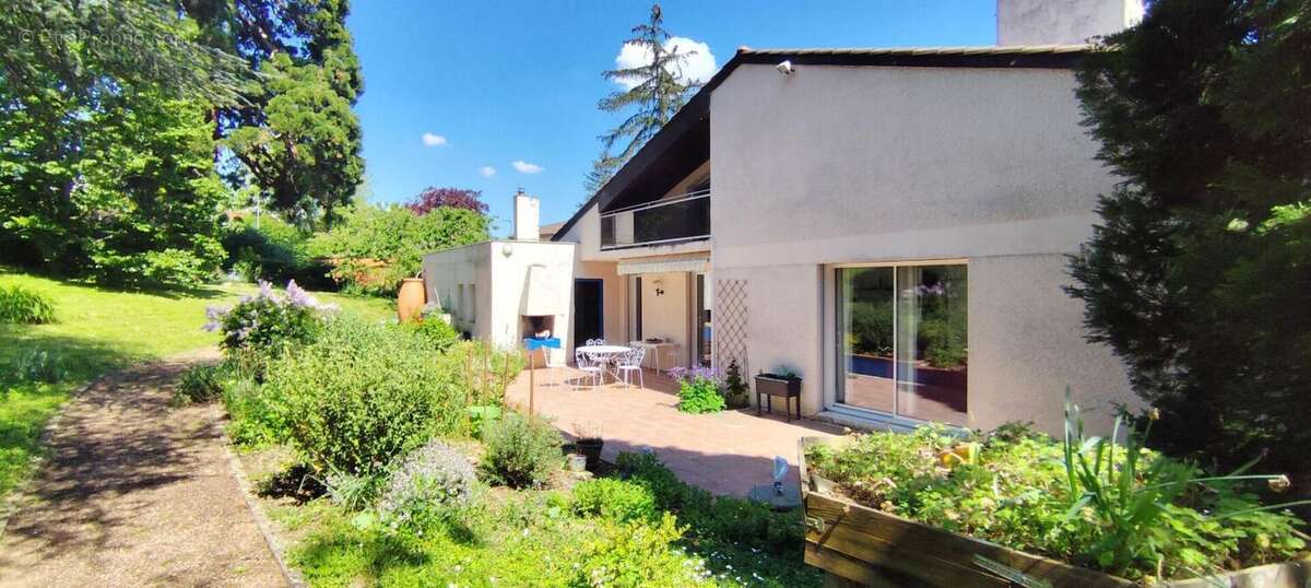 Maison à SAINTE-FOY-LES-LYON