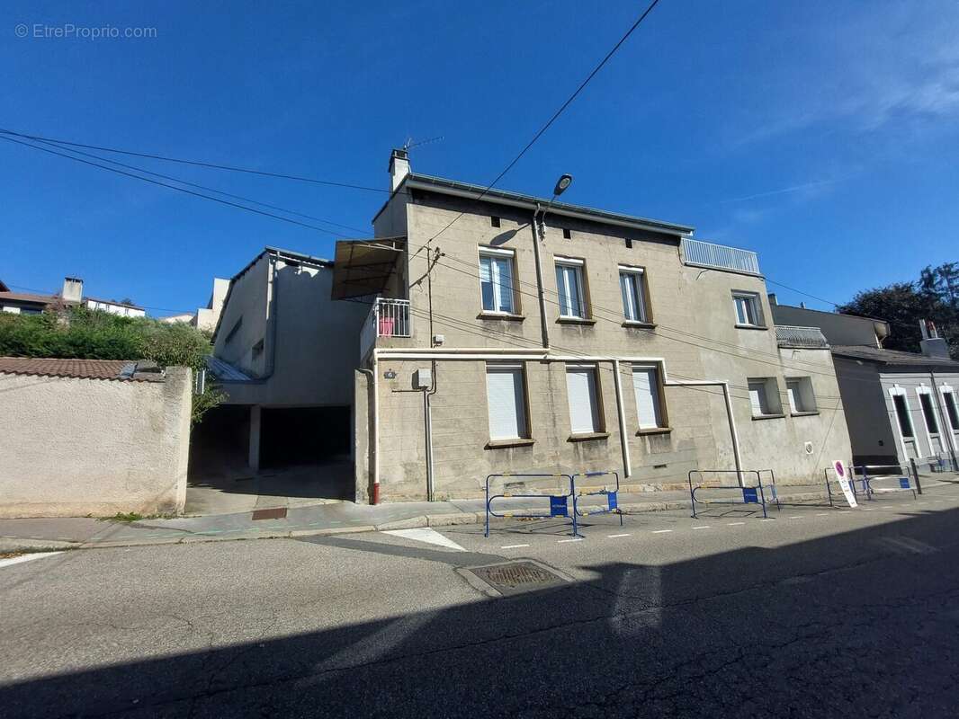 Appartement à SAINT-ETIENNE