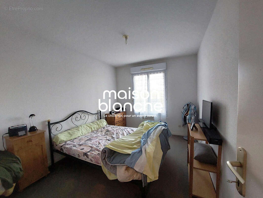 Chambre - Appartement à PARTHENAY