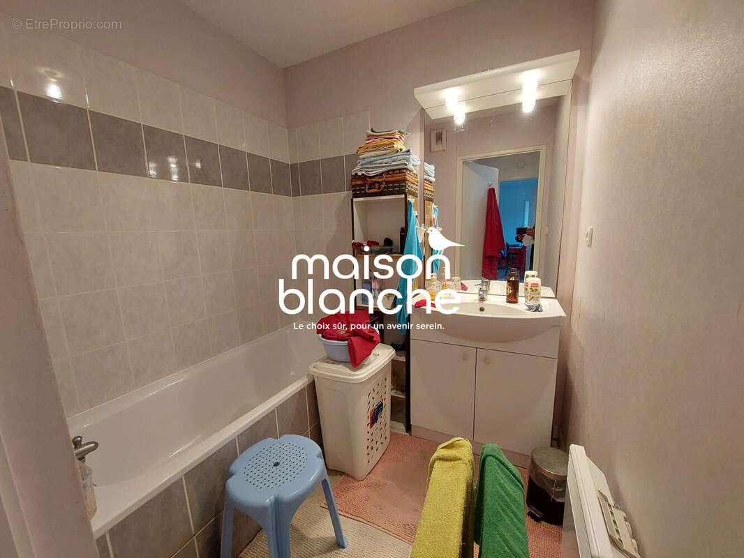 Salle de bain - Appartement à PARTHENAY