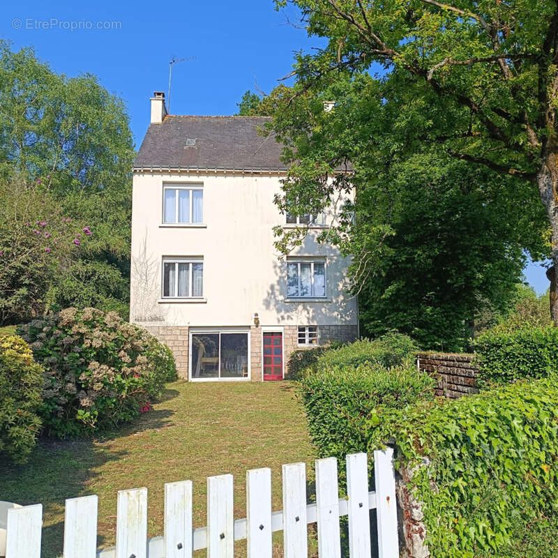 Maison à LA CROIX-HELLEAN