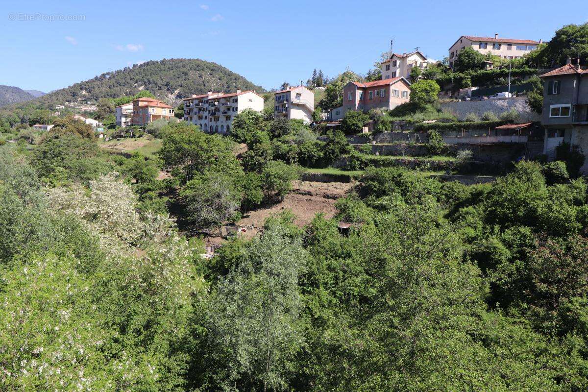 Terrain à L&#039;ESCARENE