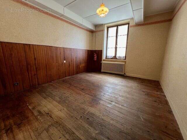 Maison à SAINT-ETIENNE-DE-CROSSEY