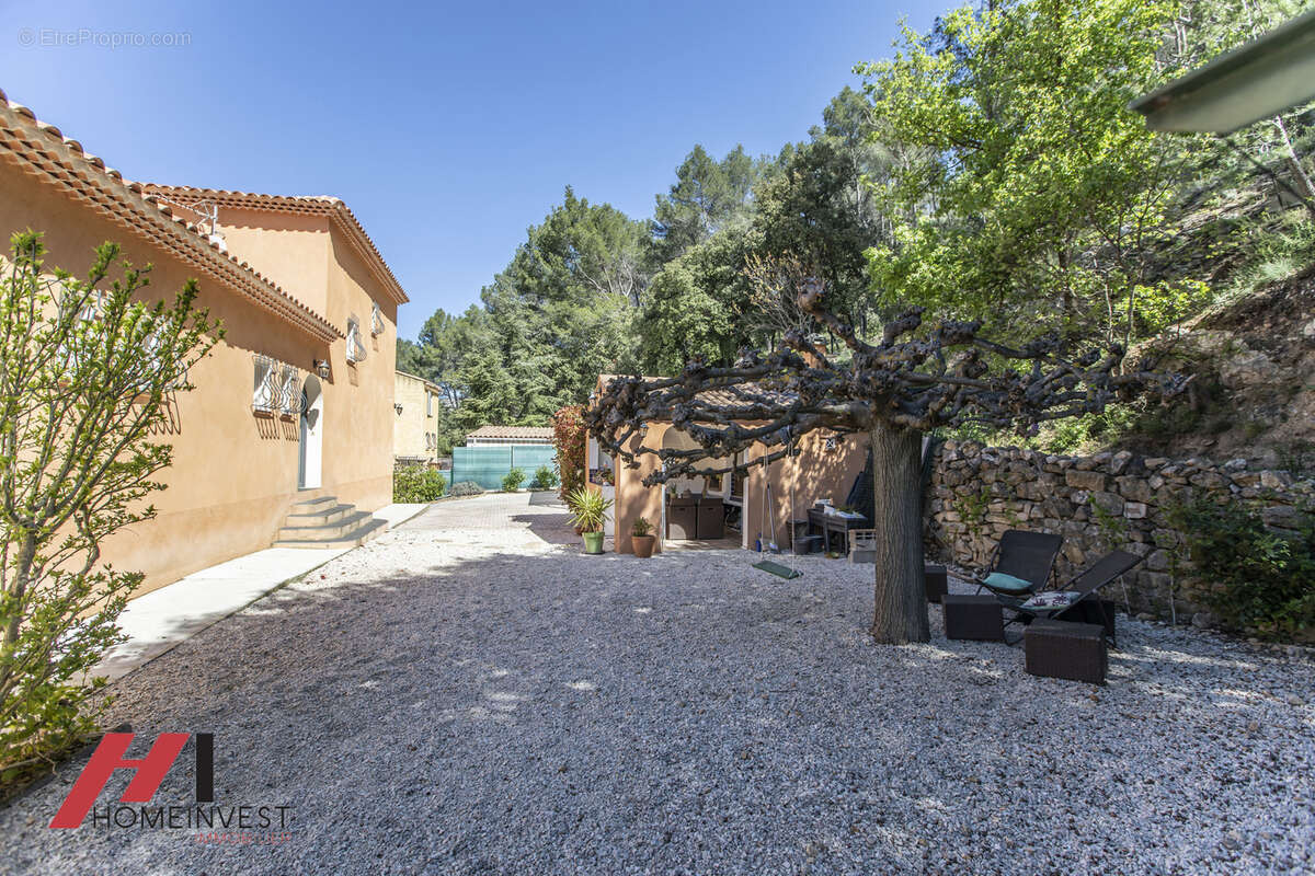 Maison à LA BOUILLADISSE