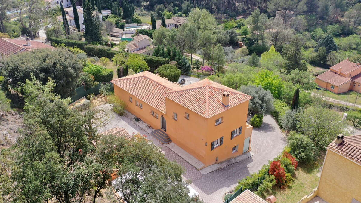 Maison à LA BOUILLADISSE