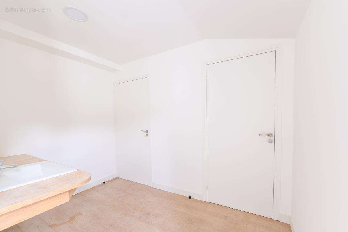 Commerce à LA FERTE-SOUS-JOUARRE