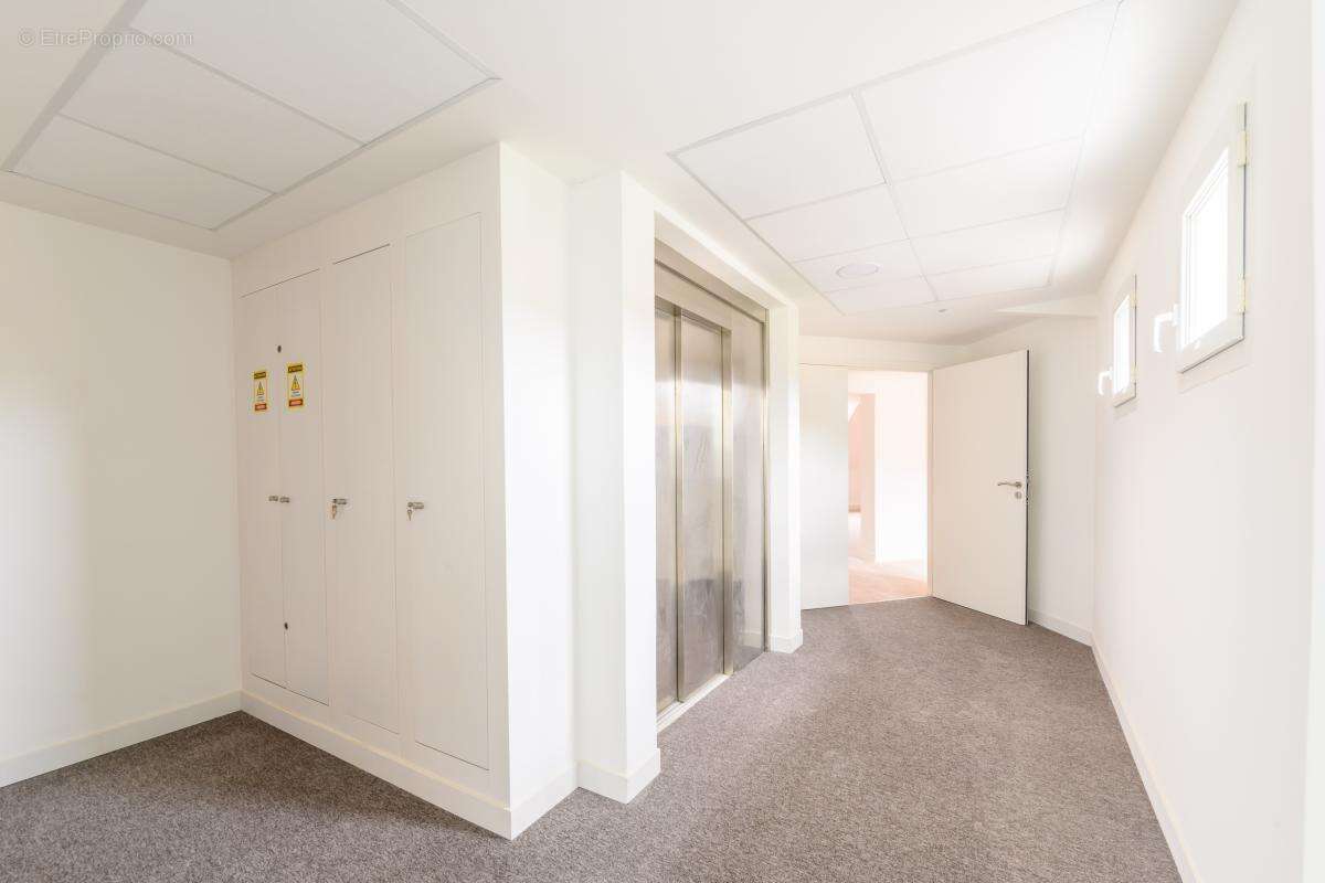 Commerce à LA FERTE-SOUS-JOUARRE