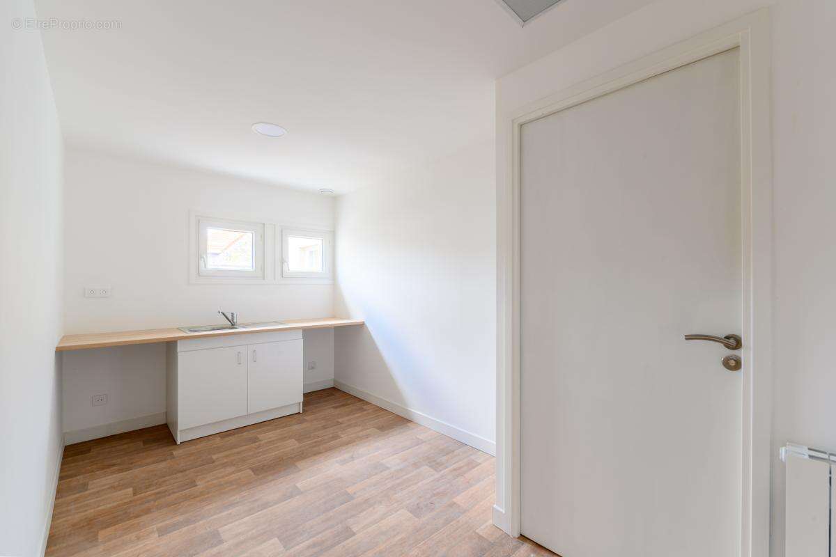 Commerce à LA FERTE-SOUS-JOUARRE