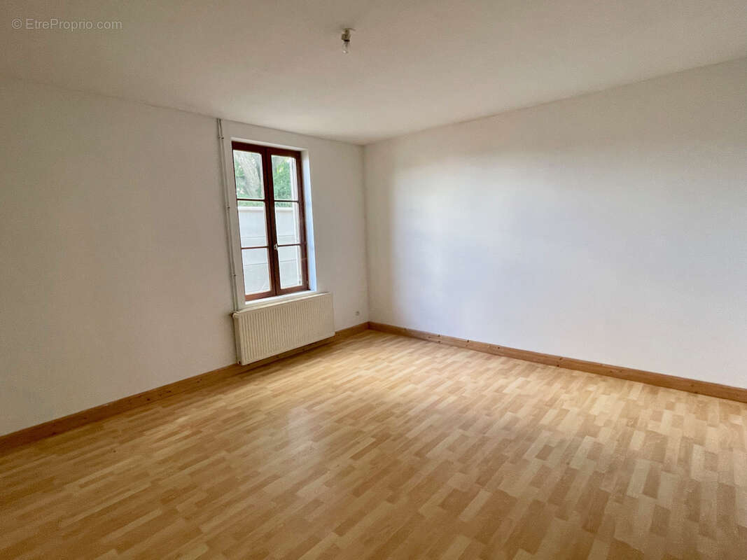 Maison à BERVILLE-LA-CAMPAGNE