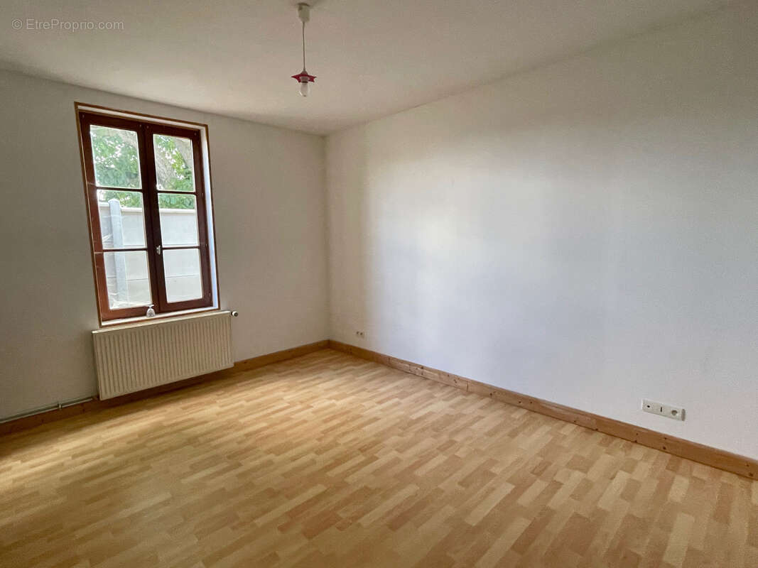 Maison à BERVILLE-LA-CAMPAGNE