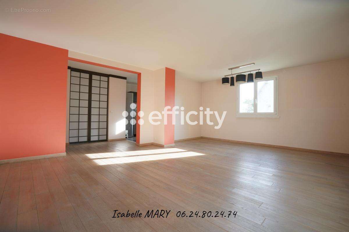 Appartement à L'HAY-LES-ROSES