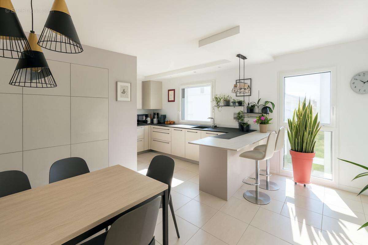 Appartement à SAINT-JORIOZ