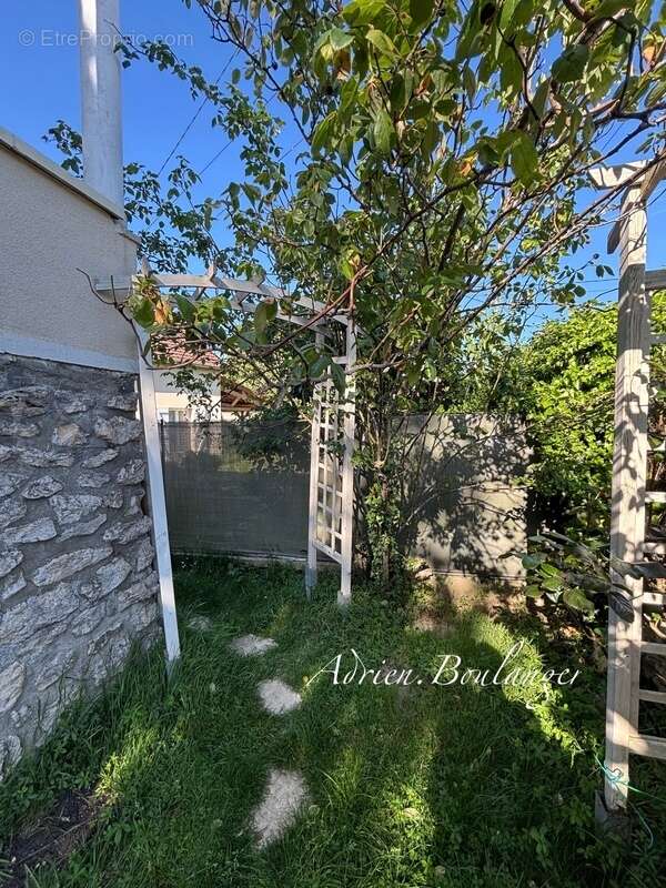 Maison à COMBS-LA-VILLE