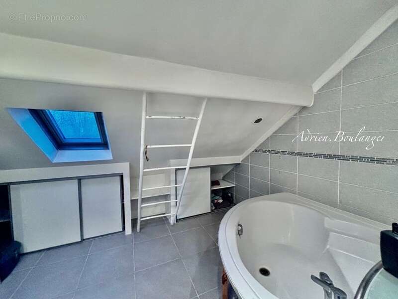 Maison à COMBS-LA-VILLE