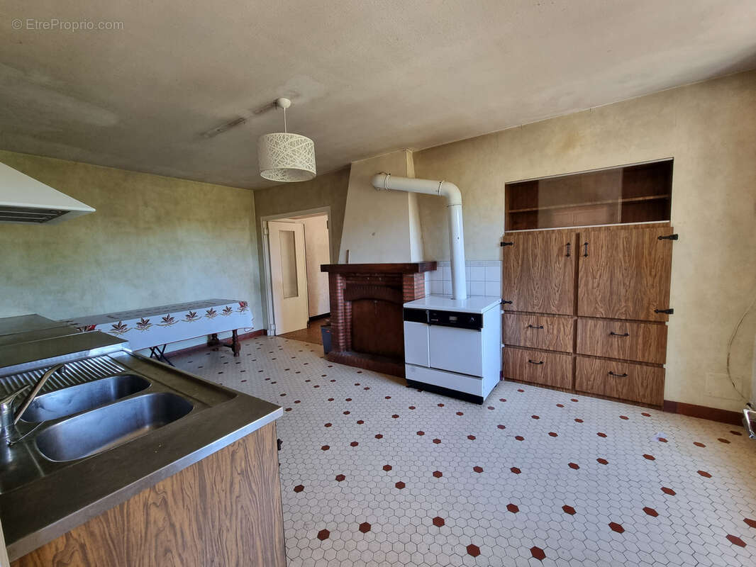 Maison à NOYAL-CHATILLON-SUR-SEICHE