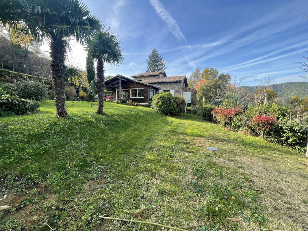 Maison à L&#039;ESTRECHURE