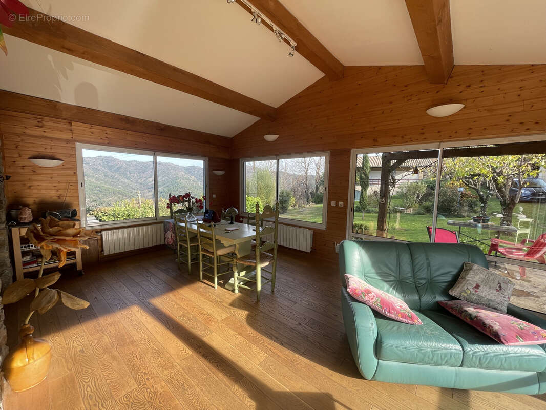 Maison à L&#039;ESTRECHURE