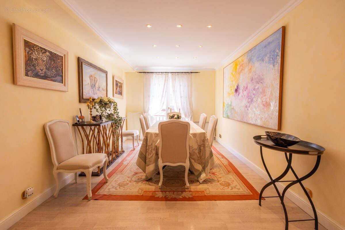 Appartement à SAINT-TROPEZ