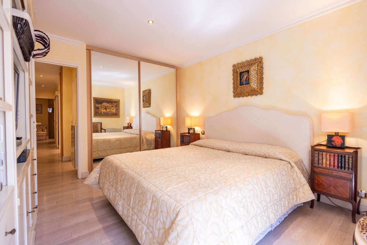 Appartement à SAINT-TROPEZ