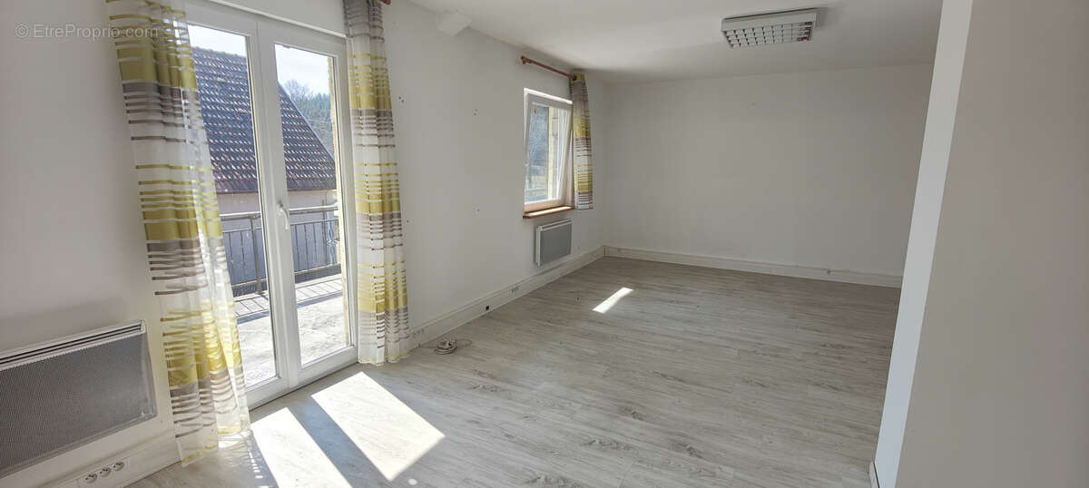 Appartement à COLROY-LA-ROCHE