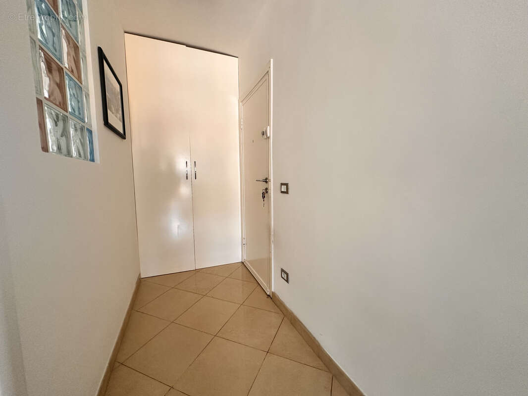 Appartement à ROQUEBRUNE-CAP-MARTIN