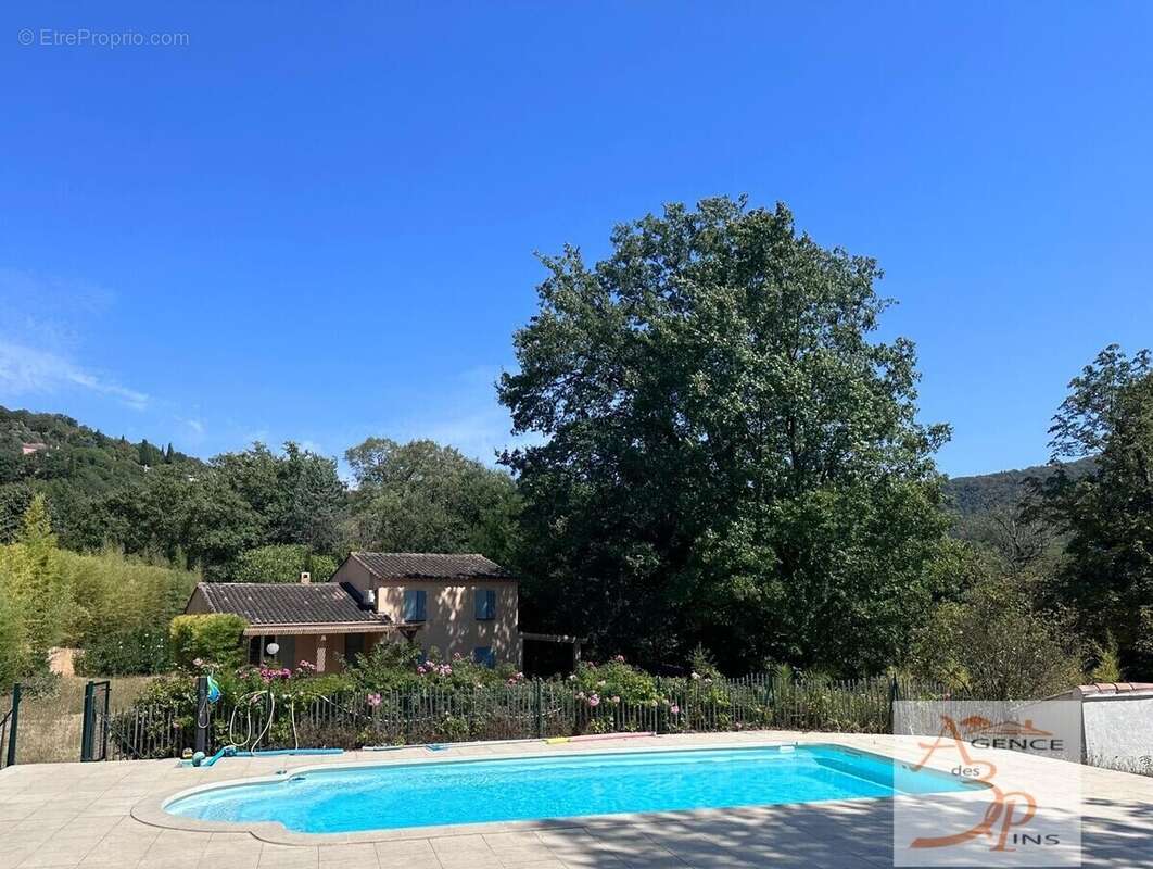 Maison à COLLOBRIERES