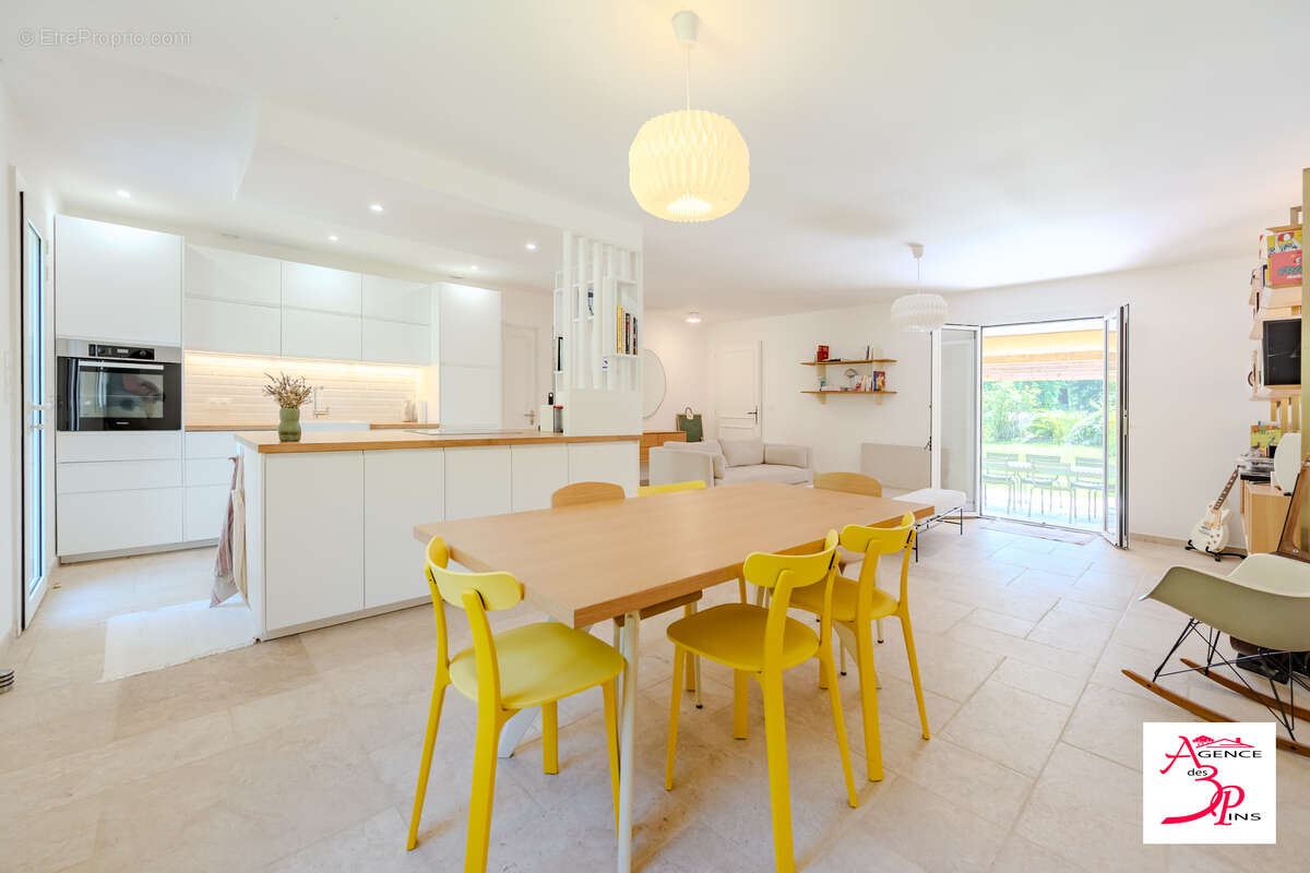 Maison à COLLOBRIERES