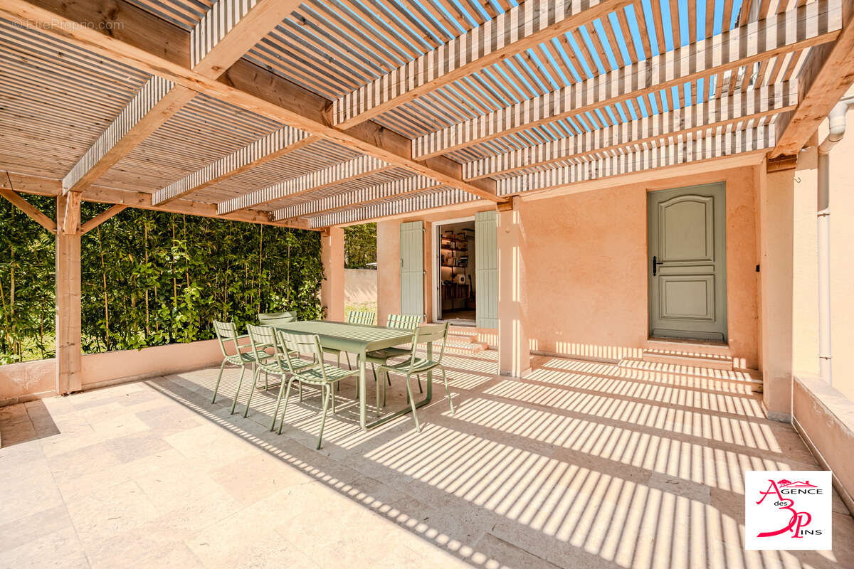 Maison à COLLOBRIERES