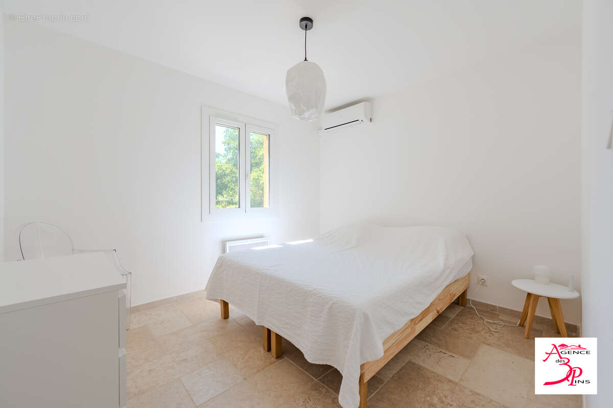 Maison à COLLOBRIERES