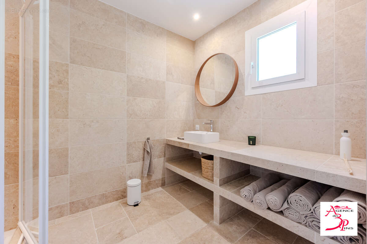 Maison à COLLOBRIERES