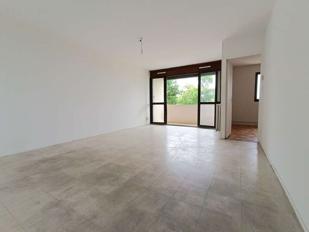 Appartement à VILLENAVE-D&#039;ORNON