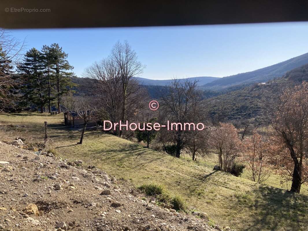 Terrain à COMPS-SUR-ARTUBY