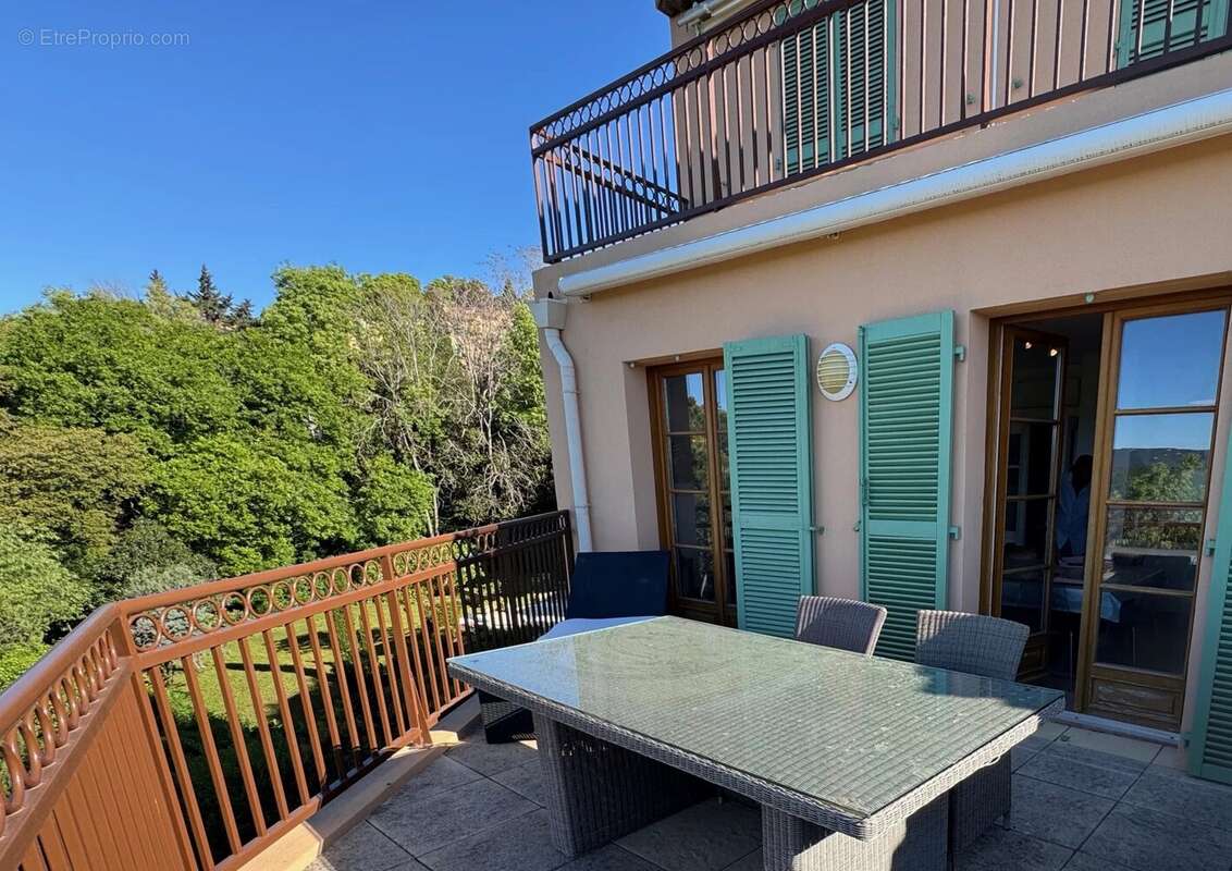 Appartement à GRIMAUD