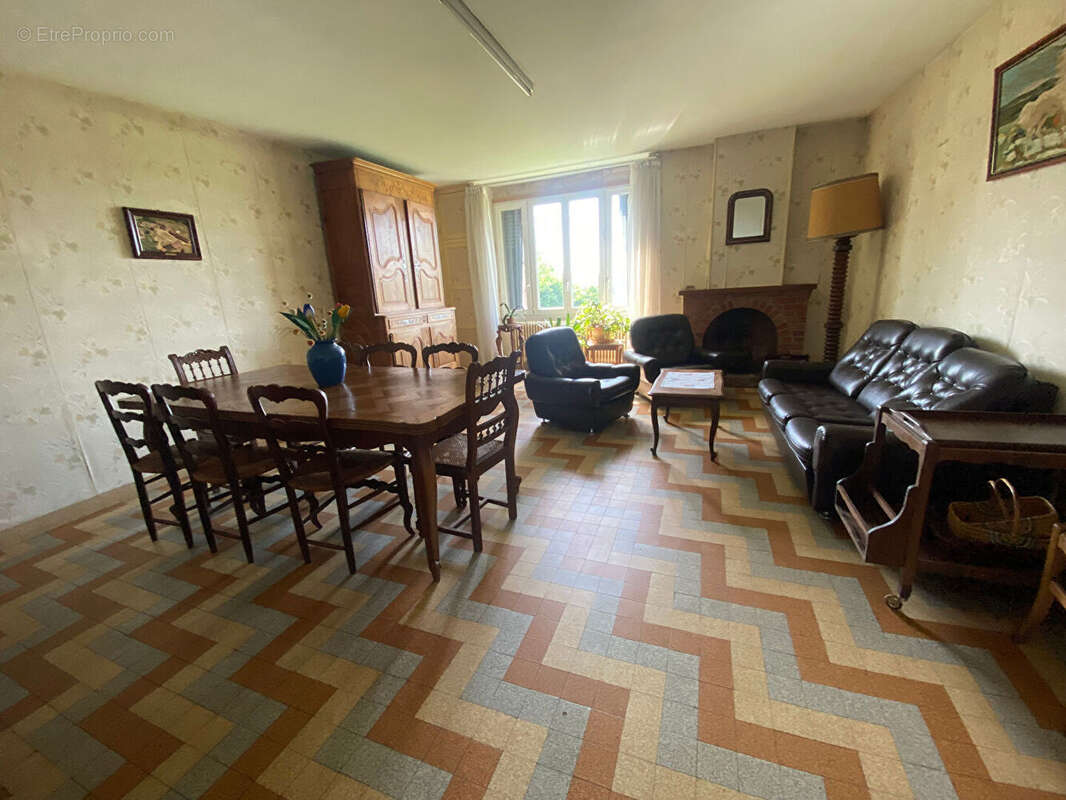 Maison à LONGNY-AU-PERCHE