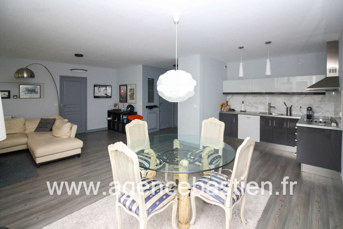 Appartement à DIVONNE-LES-BAINS