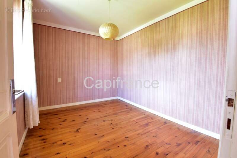 Maison à LE PEAGE-DE-ROUSSILLON