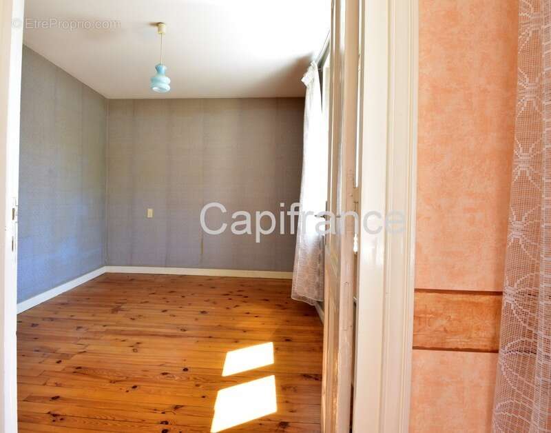 Maison à LE PEAGE-DE-ROUSSILLON