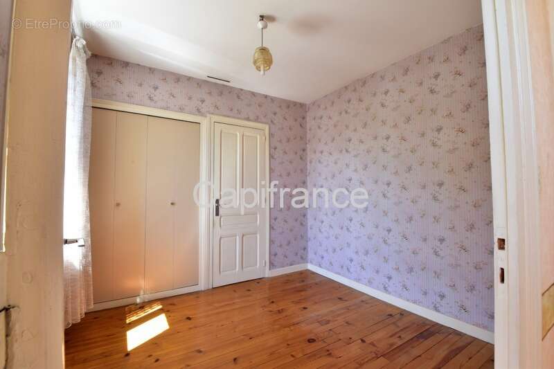 Maison à LE PEAGE-DE-ROUSSILLON