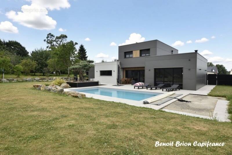 Maison à SAINT-BRICE-EN-COGLES