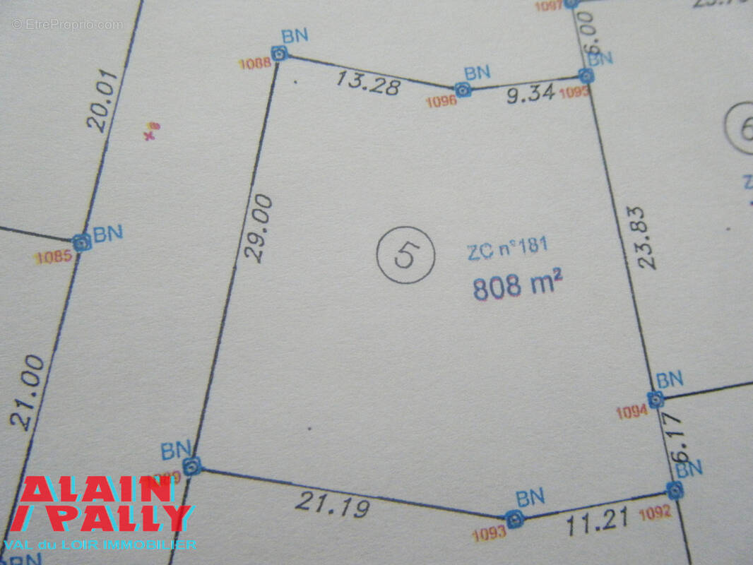Terrain à CLOYES-SUR-LE-LOIR