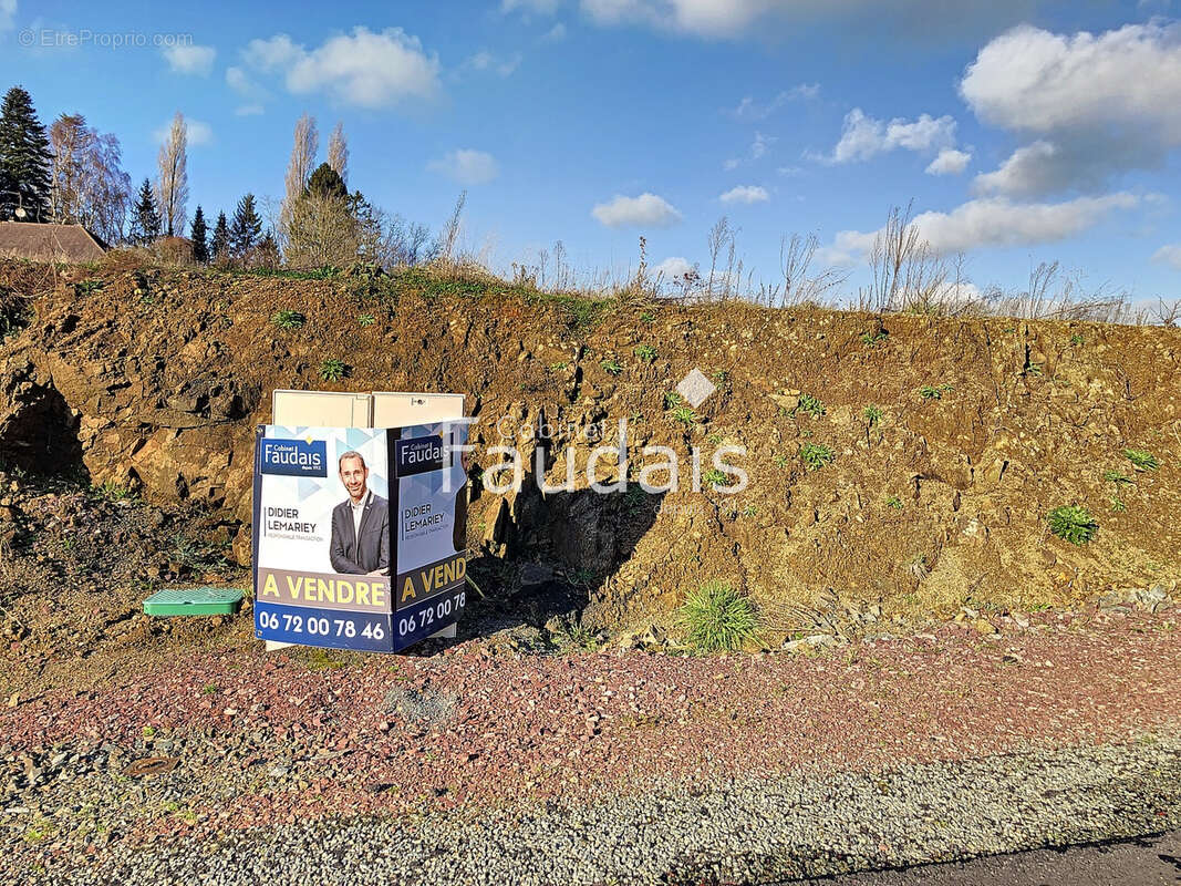 Terrain à COUTANCES