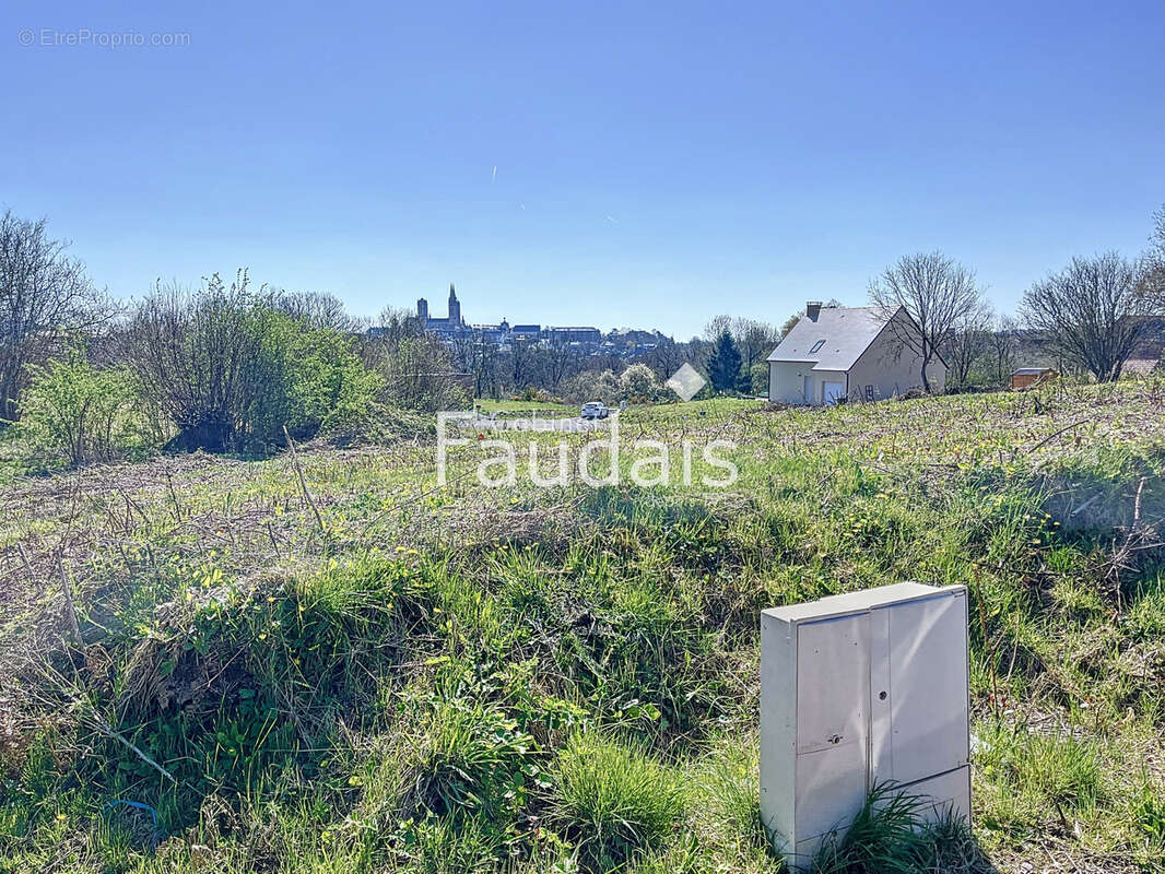 Terrain à COUTANCES